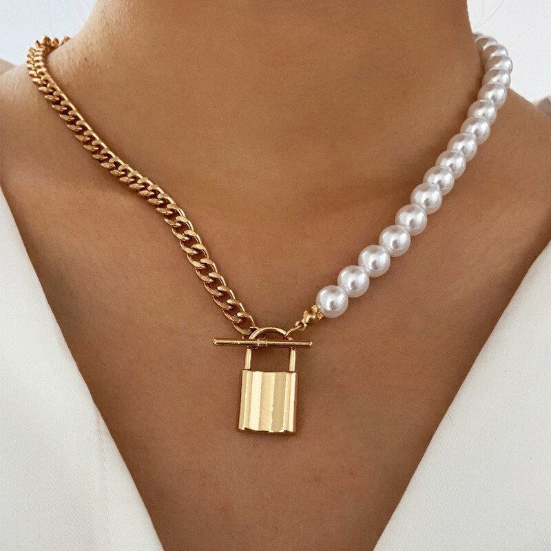 Alaia Necklace