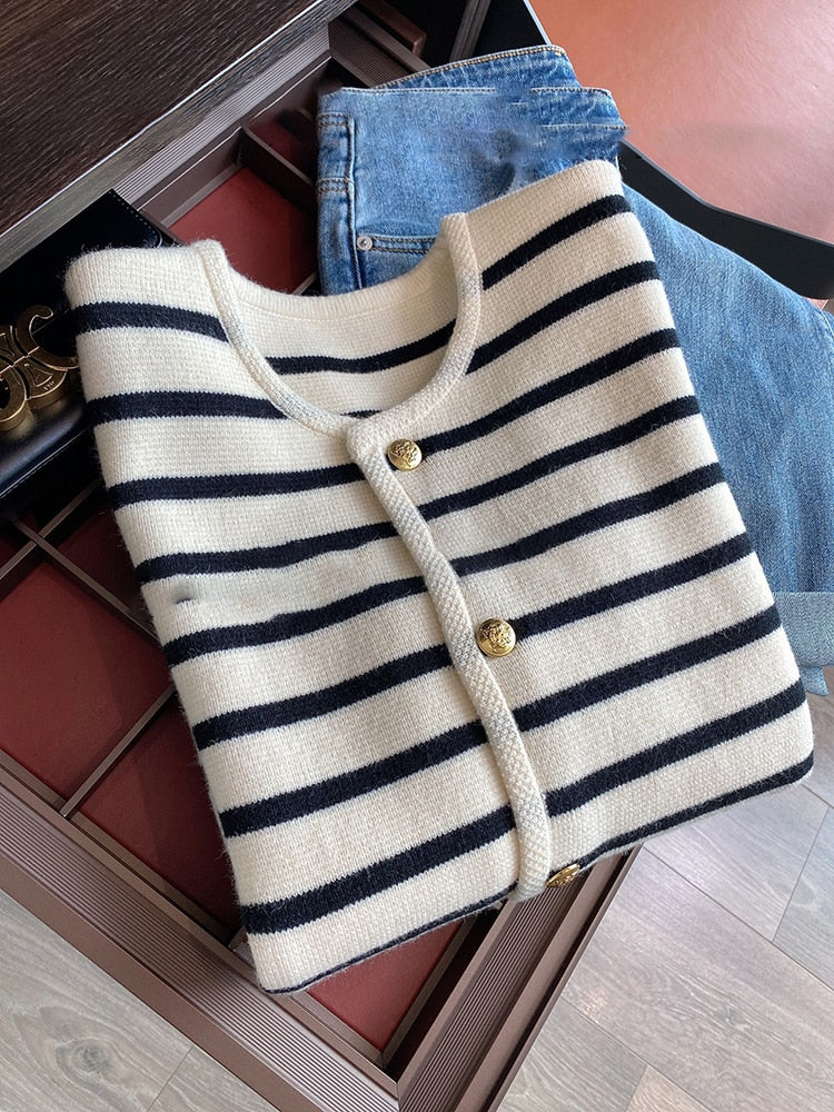 Alya Cardigan