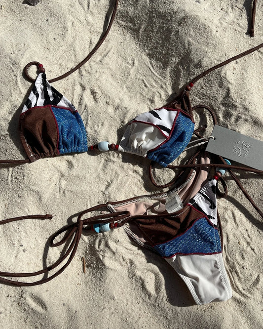 Lira Bikini