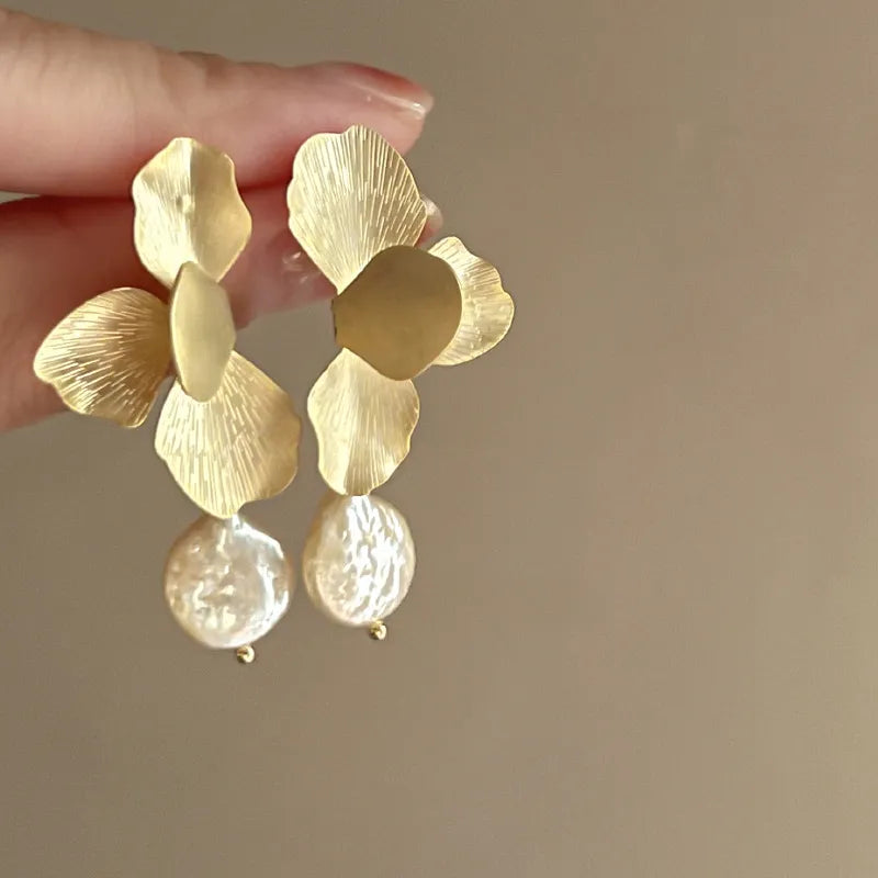 Hestefa Earrings