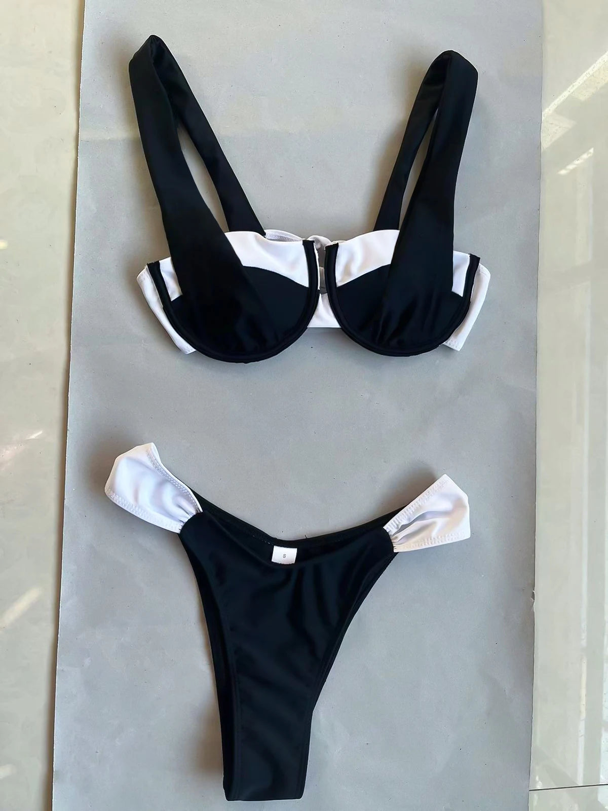 Nathali Bikini