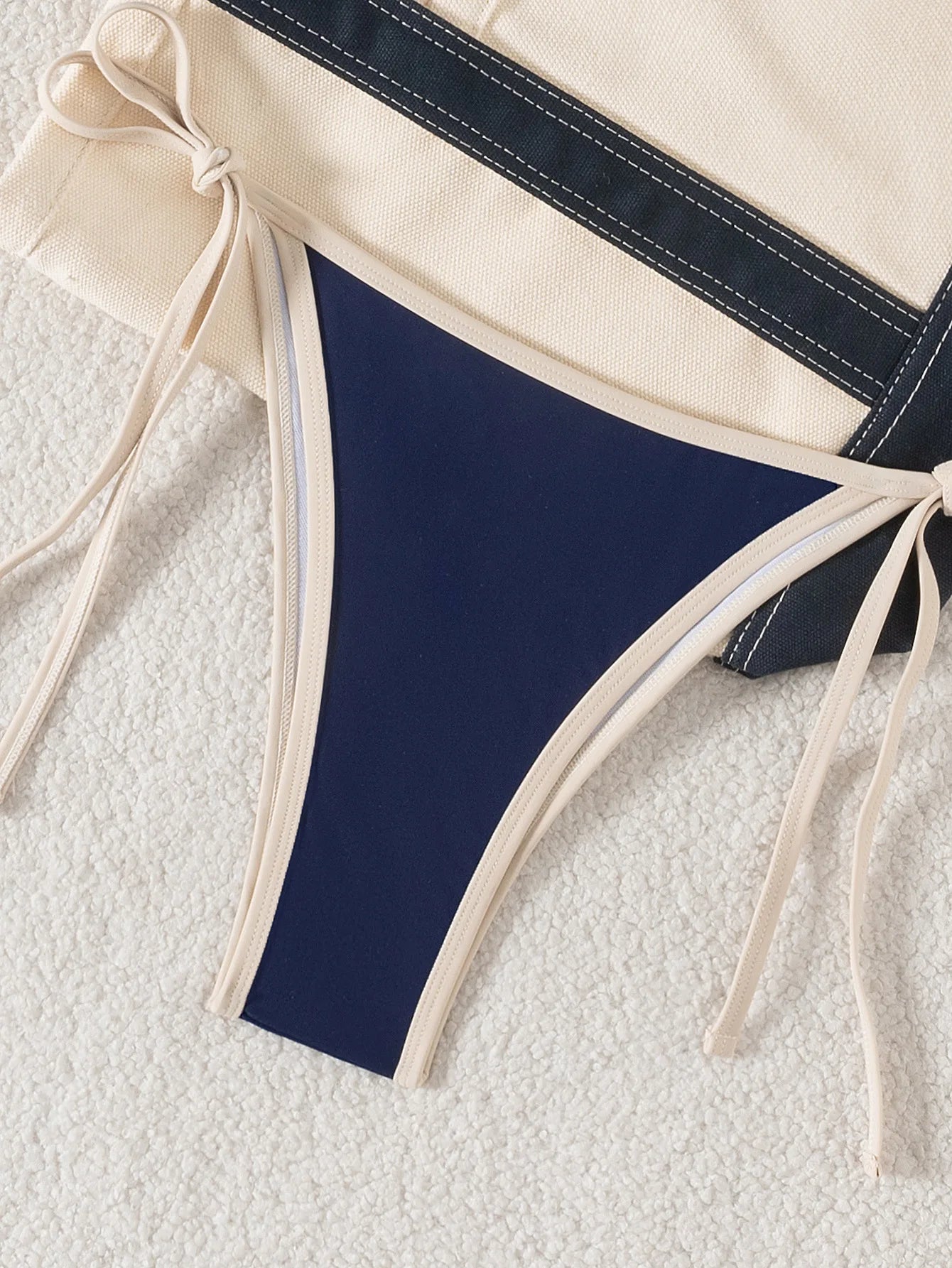 Britta Bikini