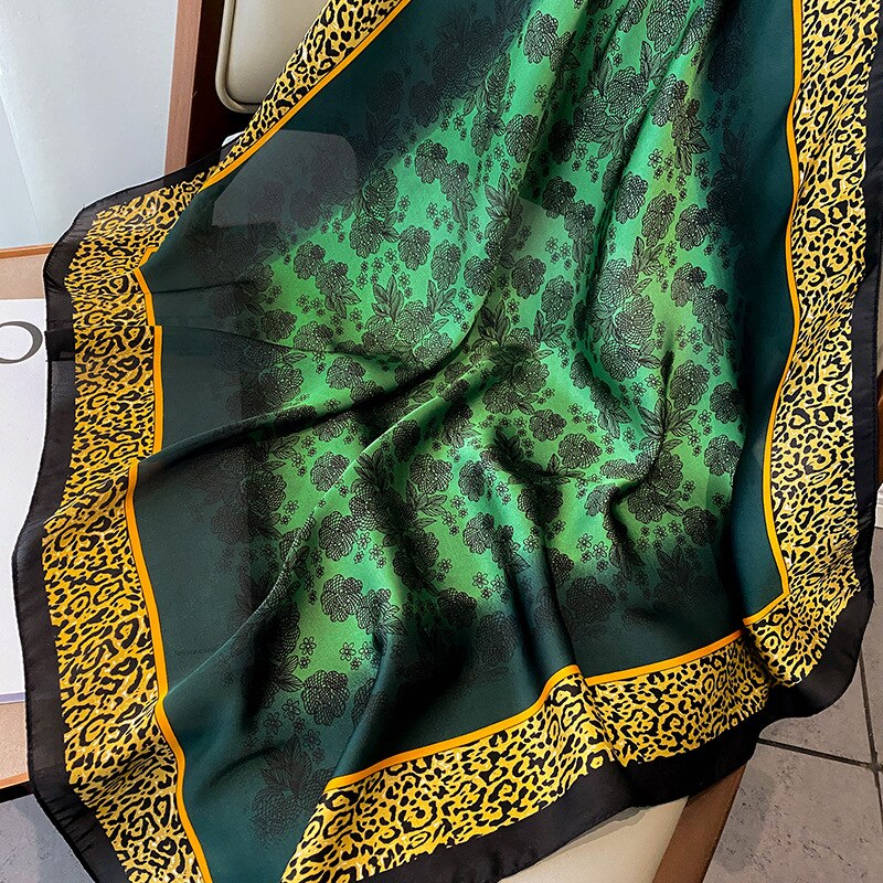 Dione Scarf